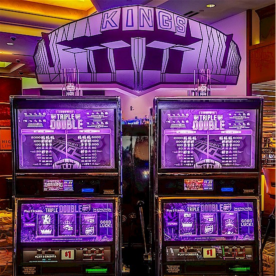 Red Hawk Casino Kings-themed Slots