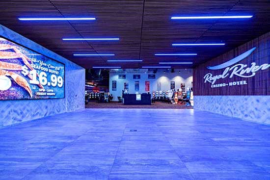 Royal River Casino Entrance